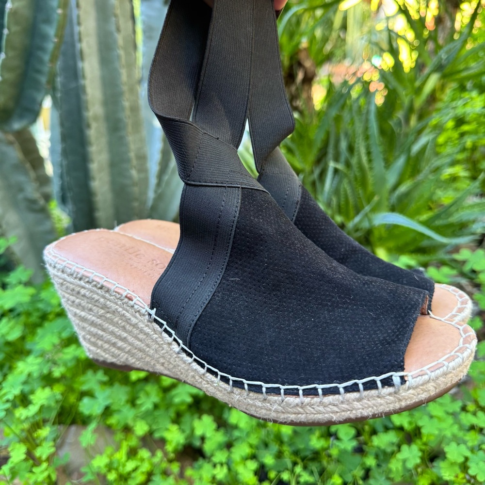 Gentle Souls by Kenneth Cole
Women's Colleen Espadrille Wedge Sandals - Picture 8 of 10